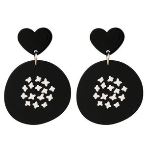 Acrylic Black/White Heart/Round Stud Earrings E161